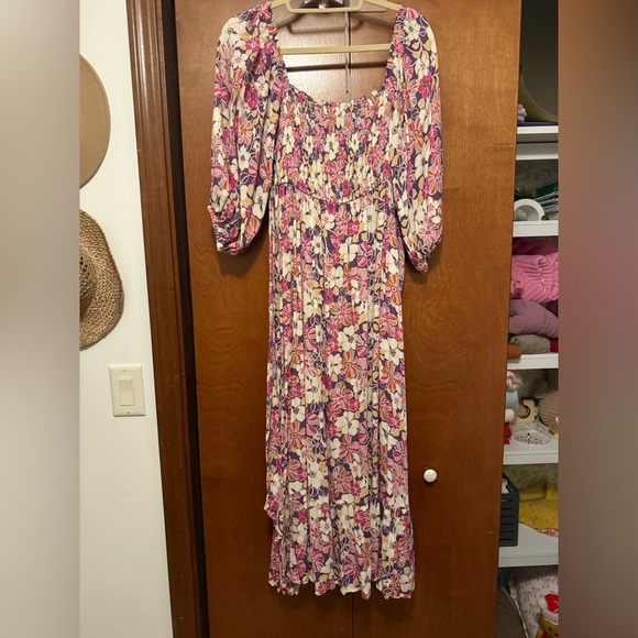 Shop Neighbor Dresses & Skirts - Elegant Floral Long Sleeve Dress